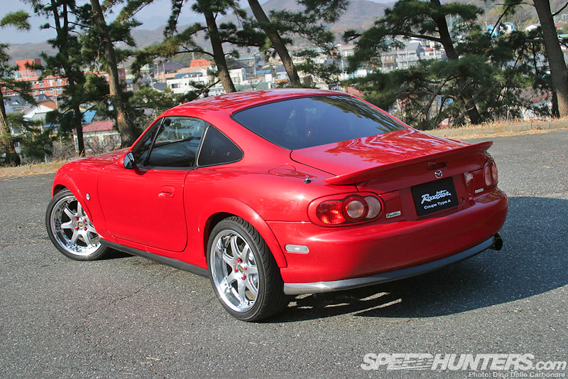 Illustration for article titled Mazda sold a Miata coupe - we just didn't know about it.
